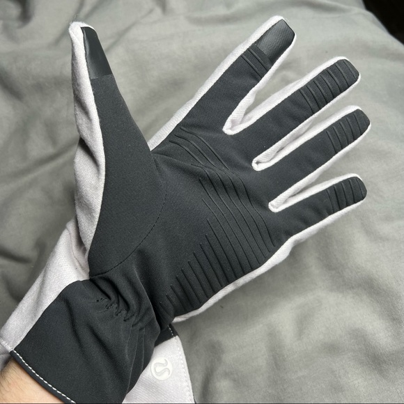 Lululemon City Keeper Gloves NWT L/XL Light Grey (HRLC) *Fleece Lined - Picture 16 of 17